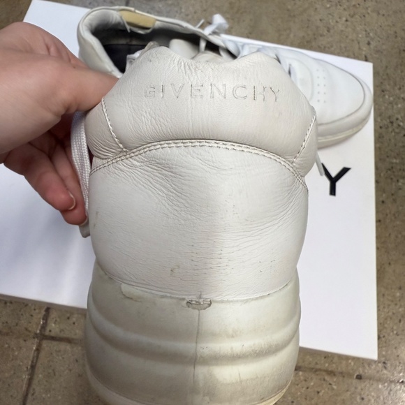 Givenchy 4G Logo Detailed Low-Top Sneakers White - Picture 8 of 10